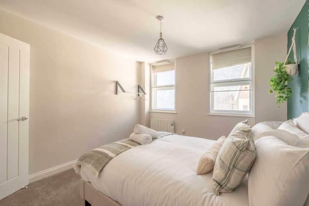 Chic 1Br Near Windsor Castle Apartman Kültér fotó