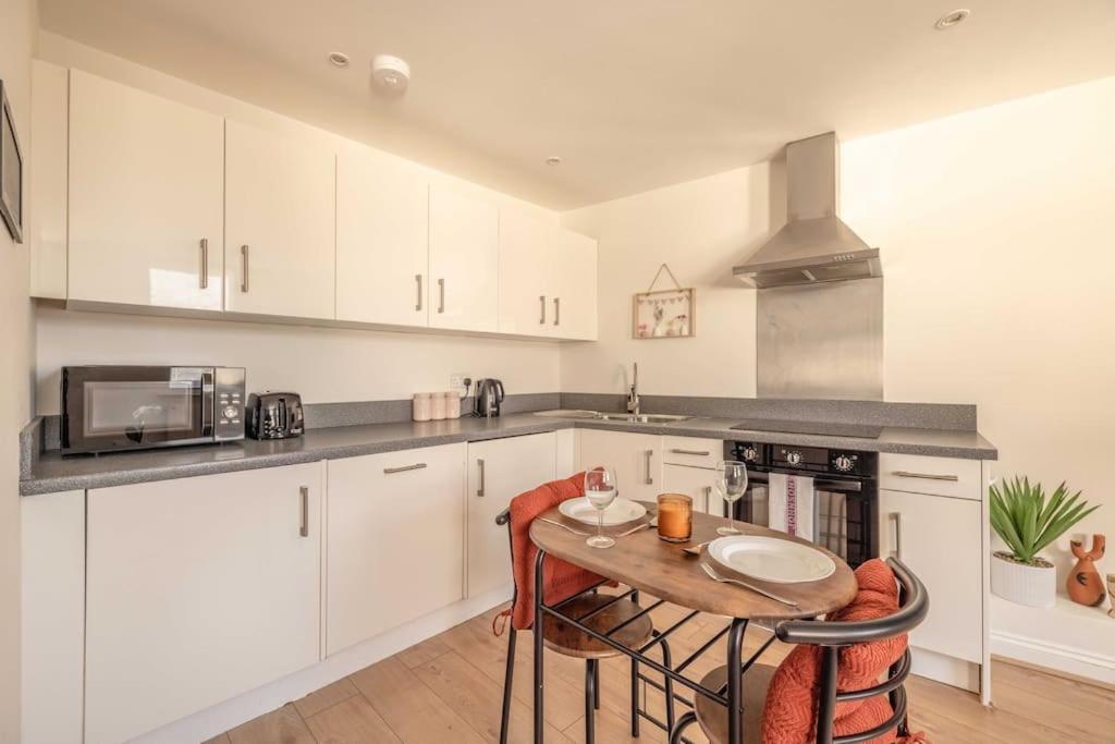 Chic 1Br Near Windsor Castle Apartman Kültér fotó